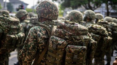 Putrajaya, Malezya - 31 Ağustos 2019: 62. Bağımsızlık Günü veya Putrajaya 'da Malezya' nın Merdeka Günü kutlamalarında yürüyüş birliklerinin yakın görüntüsü.