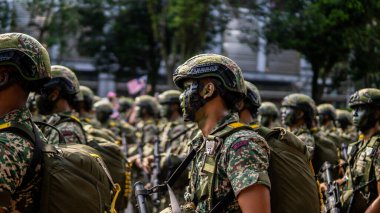 Putrajaya, Malezya - 31 Ağustos 2019: 62. Bağımsızlık Günü veya Putrajaya 'da Malezya' nın Merdeka Günü kutlamalarında yürüyüş birliklerinin yakın görüntüsü.