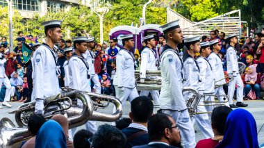 Putrajaya, Malezya - 31 Ağustos 2019: 62. Bağımsızlık Günü veya Putrajaya 'da Malezya' nın Merdeka Günü kutlamalarında yürüyüş birliklerinin yakın görüntüsü.
