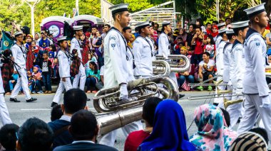 Putrajaya, Malezya - 31 Ağustos 2019: 62. Bağımsızlık Günü veya Putrajaya 'da Malezya' nın Merdeka Günü kutlamalarında yürüyüş birliklerinin yakın görüntüsü.