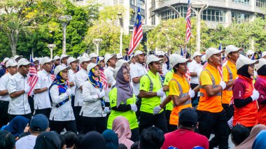 Putrajaya, Malezya - 31 Ağustos 2019: 62. Bağımsızlık Günü veya Putrajaya 'da Malezya' nın Merdeka Günü kutlamalarında yürüyüş birliklerinin yakın görüntüsü.