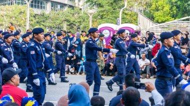 Putrajaya, Malezya - 31 Ağustos 2019: 62. Bağımsızlık Günü veya Putrajaya 'da Malezya' nın Merdeka Günü kutlamalarında yürüyüş birliklerinin yakın görüntüsü.