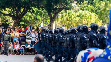 Putrajaya, Malezya - 31 Ağustos 2019: 62. Bağımsızlık Günü veya Putrajaya 'da Malezya' nın Merdeka Günü kutlamalarında yürüyüş birliklerinin yakın görüntüsü.