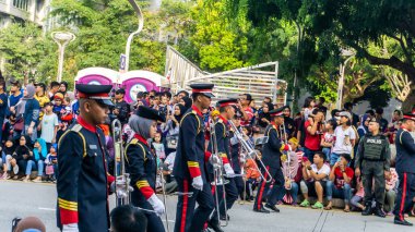 Putrajaya, Malezya - 31 Ağustos 2019: 62. Bağımsızlık Günü veya Putrajaya 'da Malezya' nın Merdeka Günü kutlamalarında yürüyüş birliklerinin yakın görüntüsü.