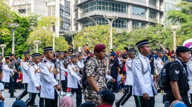 Putrajaya, Malezya - 31 Ağustos 2019: 62. Bağımsızlık Günü veya Putrajaya 'da Malezya' nın Merdeka Günü kutlamalarında yürüyüş birliklerinin yakın görüntüsü.