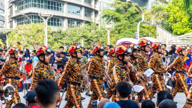 Putrajaya, Malezya - 31 Ağustos 2019: 62. Bağımsızlık Günü veya Putrajaya 'da Malezya' nın Merdeka Günü kutlamalarında yürüyüş birliklerinin yakın görüntüsü.