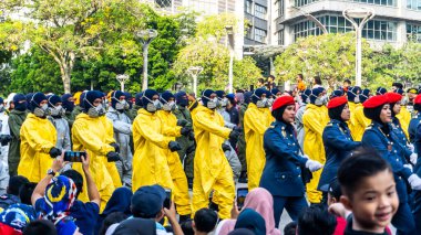 Putrajaya, Malezya - 31 Ağustos 2019: 62. Bağımsızlık Günü veya Putrajaya 'da Malezya' nın Merdeka Günü kutlamalarında yürüyüş birliklerinin yakın görüntüsü.