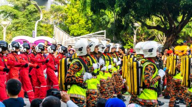 Putrajaya, Malezya - 31 Ağustos 2019: 62. Bağımsızlık Günü veya Putrajaya 'da Malezya' nın Merdeka Günü kutlamalarında yürüyüş birliklerinin yakın görüntüsü.