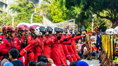 Putrajaya, Malezya - 31 Ağustos 2019: 62. Bağımsızlık Günü veya Putrajaya 'da Malezya' nın Merdeka Günü kutlamalarında yürüyüş birliklerinin yakın görüntüsü.