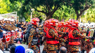 Putrajaya, Malezya - 31 Ağustos 2019: 62. Bağımsızlık Günü veya Putrajaya 'da Malezya' nın Merdeka Günü kutlamalarında yürüyüş birliklerinin yakın görüntüsü.