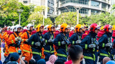 Putrajaya, Malezya - 31 Ağustos 2019: 62. Bağımsızlık Günü veya Putrajaya 'da Malezya' nın Merdeka Günü kutlamalarında yürüyüş birliklerinin yakın görüntüsü.