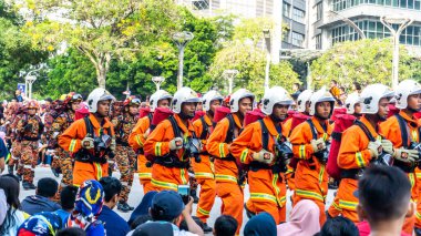 Putrajaya, Malezya - 31 Ağustos 2019: 62. Bağımsızlık Günü veya Putrajaya 'da Malezya' nın Merdeka Günü kutlamalarında yürüyüş birliklerinin yakın görüntüsü.