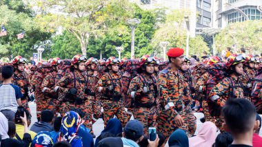 Putrajaya, Malezya - 31 Ağustos 2019: 62. Bağımsızlık Günü veya Putrajaya 'da Malezya' nın Merdeka Günü kutlamalarında yürüyüş birliklerinin yakın görüntüsü.