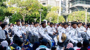 Putrajaya, Malezya - 31 Ağustos 2019: 62. Bağımsızlık Günü veya Putrajaya 'da Malezya' nın Merdeka Günü kutlamalarında yürüyüş birliklerinin yakın görüntüsü.