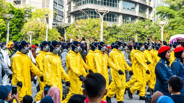 Putrajaya, Malezya - 31 Ağustos 2019: 62. Bağımsızlık Günü veya Putrajaya 'da Malezya' nın Merdeka Günü kutlamalarında yürüyüş birliklerinin yakın görüntüsü.