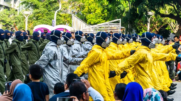 Putrajaya, Malezya - 31 Ağustos 2019: 62. Bağımsızlık Günü veya Putrajaya 'da Malezya' nın Merdeka Günü kutlamalarında yürüyüş birliklerinin yakın görüntüsü.