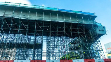 Selangor, Malezya - 28 Kasım 2019: Serdang karayolu yakınlarındaki MRT tren yolu şantiyesi. SSP yolu, KVMRT Projesi için geliştirilen ikinci rotadır..