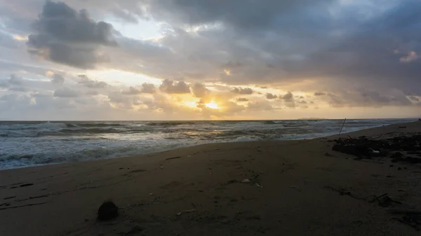 Het Schilderachtige Uitzicht Zonsopgang Bij Batu Burok Beach Kuala Terengganu — Stockfoto