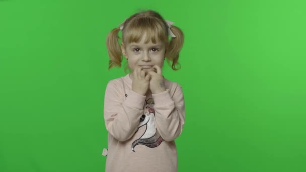 Girl in unicorn sweatshirt make faces and smile. Happy child. Chroma Key — Stock Video