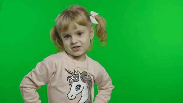 Girl in unicorn sweatshirt dancing. Happy four years old child. Chroma Key — 스톡 사진