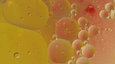 Renkli kabarcıklardan oluşan fantastik bir yapı. Kaotik hareket. Soyut arkaplan