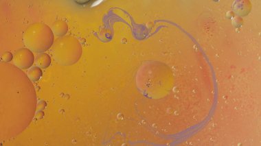 Renkli kabarcıklardan oluşan fantastik bir yapı. Kaotik hareket. Soyut arkaplan