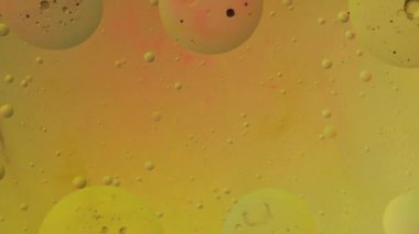 Renkli kabarcıklardan oluşan fantastik bir yapı. Kaotik hareket. Soyut arkaplan