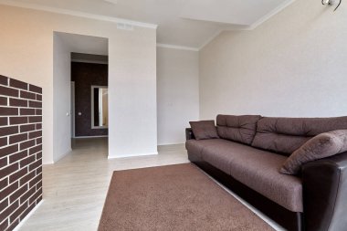 Güzel bir iç mekanı olan oturma odası.