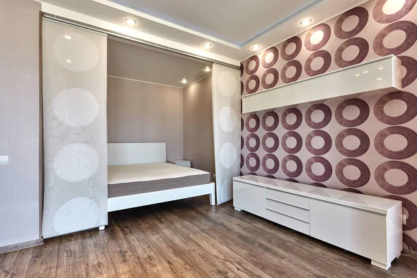美しいインテリアのベッドルーム — ストック写真