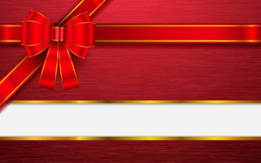 Kırmızı alüminyum tabakta kırmızı kurdele ve kırmızı fiyonk