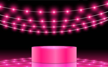 Stüdyo odasında ışık asılı pembe podyum