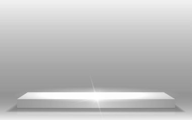 Beyaz podyum ve spot ışıkları stüdyo odasında.