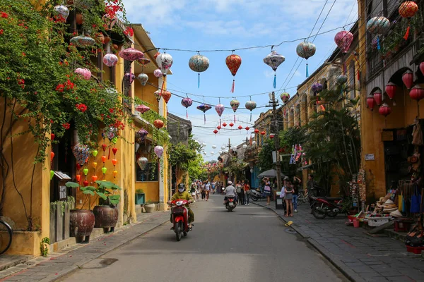 Hermosas calles en Hoi An Central Vietnam — Foto de Stock