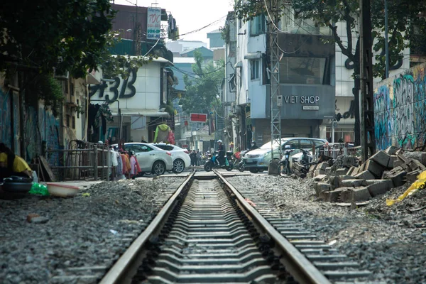 Train Street - hermoso lugar famoso en Hanoi, Vietnam —  Fotos de Stock