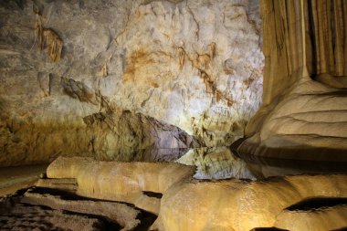 Vietnam 'daki Cennet Mağarası