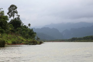 River in Phong Nha Ke Bang Vietnam 'da