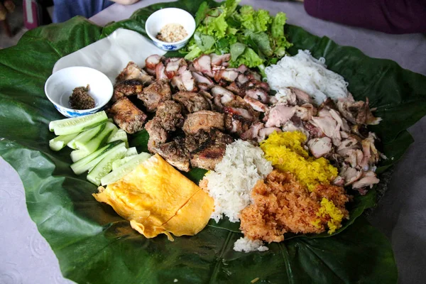 Азійська кухня у В "єтнамі — стокове фото