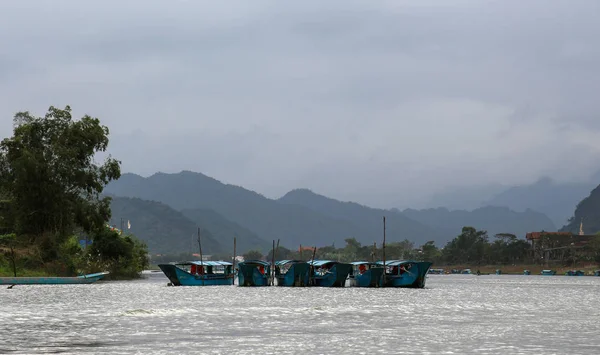 River in Phong Nha Ke Bang in Vietnam — Stock Photo, Image