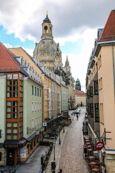 德累斯顿是德国东部一个美丽的城市 有着巴洛克风格的令人印象深刻的建筑 — 图库照片