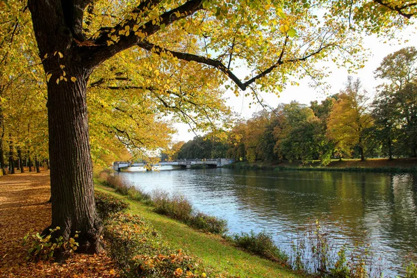 Vista Uma Paisagem Parque Centro Leipzig Saxônia Alemanha — Fotografia de Stock