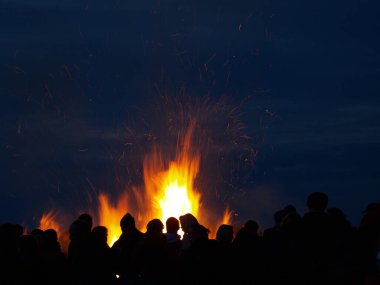 Osterfeuer, Brennen etkinliği Fruehling 'de.