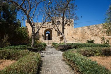 Bahçe Ankara, Malta kapatın. Bahçe Köyü Ankara, Malta güneşli bahar gününde