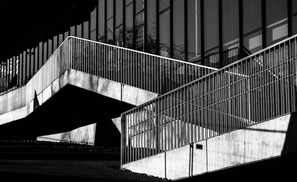 Abstracte Moderne Architectuur Zwart Wit Fragmentfoto Zwart Wit Foto Architectuur — Stockfoto