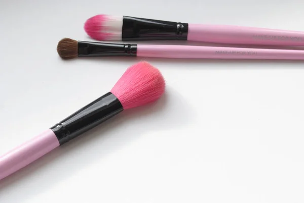 Makeup Brushes Pink White Background — Stok fotoğraf