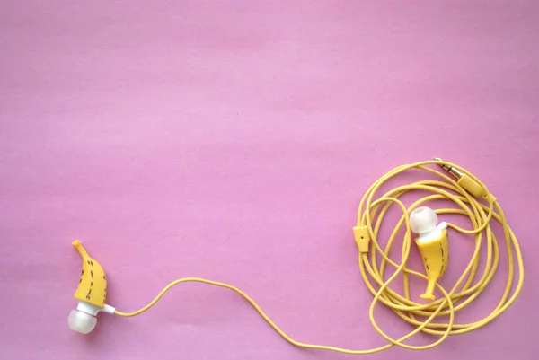 Ear Headphones Shape Banana Bright Background — Stock Photo, Image