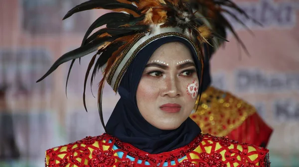 Adult Woman Wearing Unique Costume Dancing Batang Indonesia November 2019 — Stockfoto