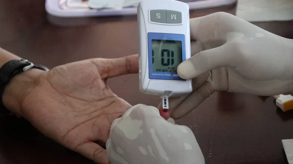 Kontrola Jakości Zdrowotnej Krwi Przy Użyciu Specjalnego Narzędzia Batang Indonesia — Zdjęcie stockowe
