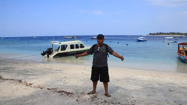 Turyści Różnych Krajów Cieszą Się Atmosferą Plaży Gili Trawangan Lombok — Zdjęcie stockowe