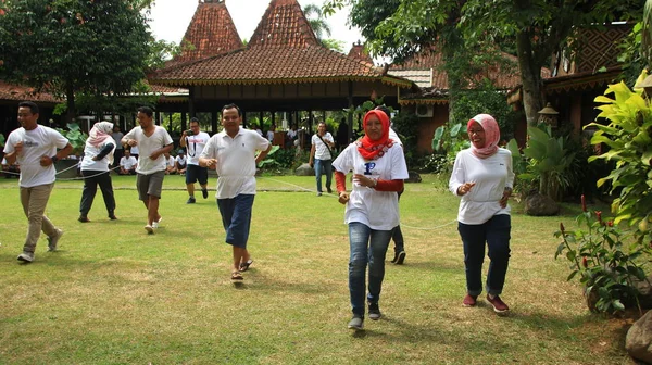 Group People Doing Game Activities Support Team Cohesiveness Magelang Indonesia — Stockfoto