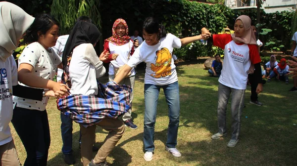 Group People Doing Game Activities Support Team Cohesiveness Magelang Indonesia — Stockfoto